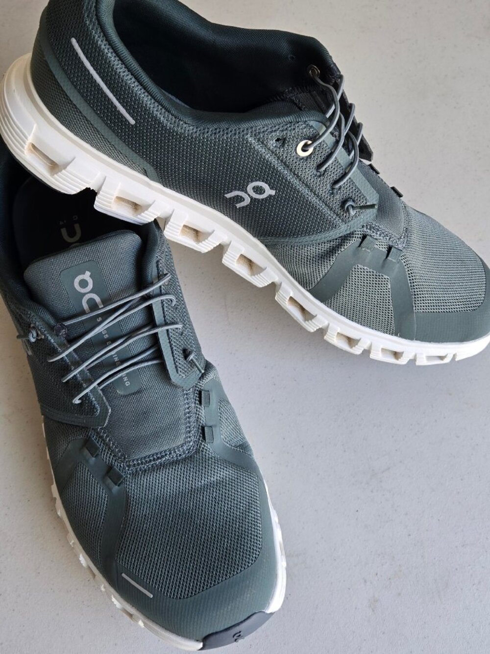 On Cloud 6, Size 13
